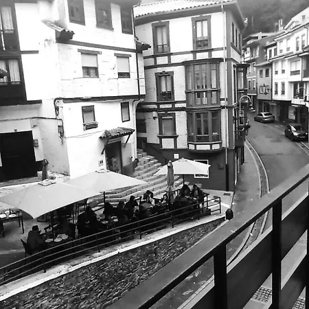 La Casa De La Plaza *