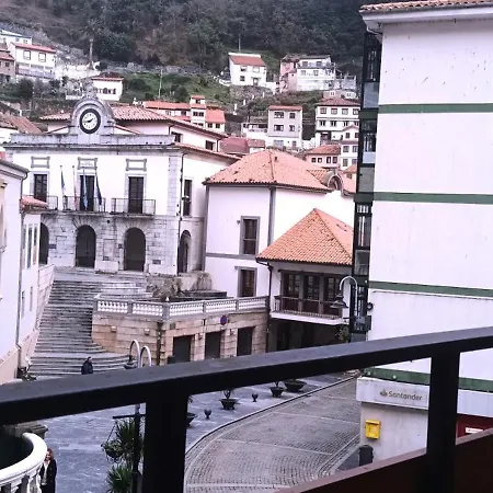 La Casa De La Plaza * Cudillero